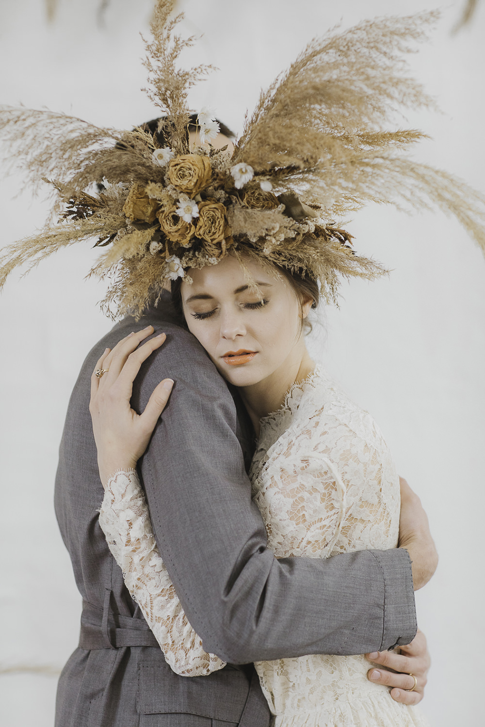 Bride Bridal Flower Crown Headdress Dried Flowers Pampas Grass Ethereal Artistic Wedding Ideas Francesca Francesca