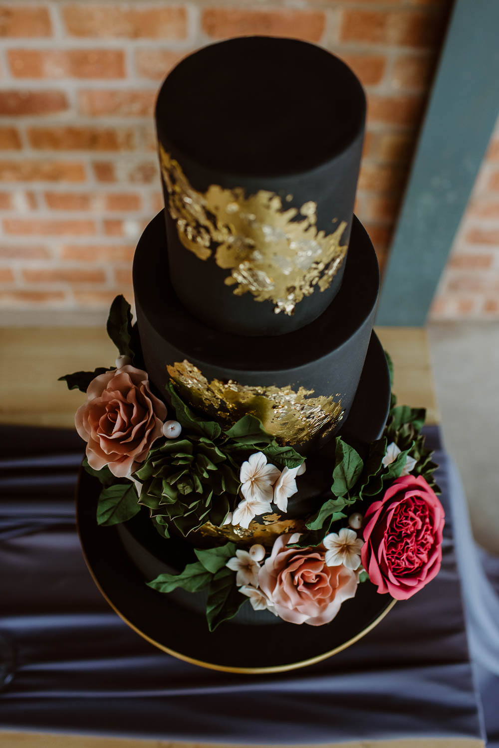 Black Gold Leaf Cake Floral Giraffe Shed Wedding When Charlie Met Hannah
