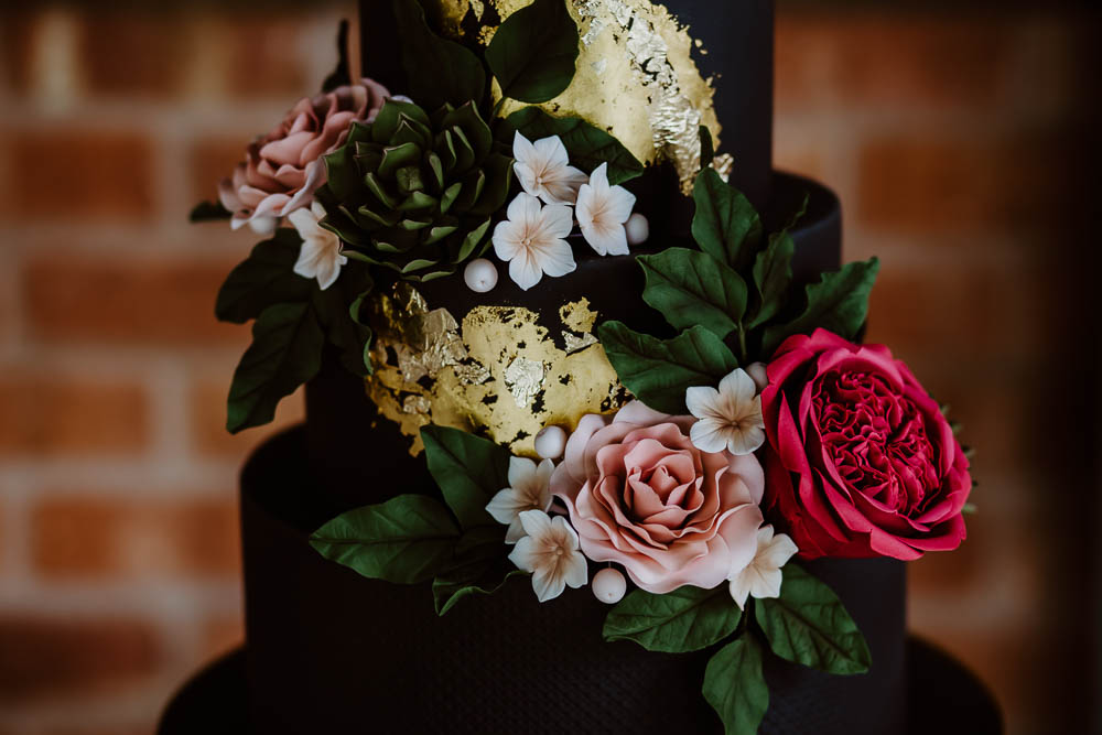 Black Gold Leaf Cake Floral Giraffe Shed Wedding When Charlie Met Hannah