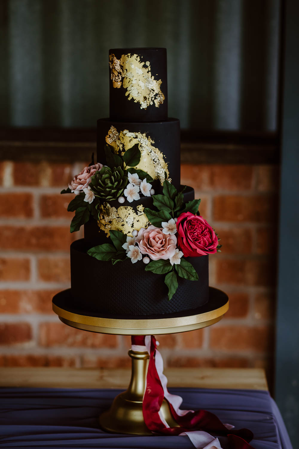 Black Gold Leaf Cake Floral Giraffe Shed Wedding When Charlie Met Hannah