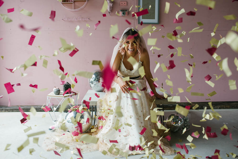 Confetti Giraffe Shed Wedding When Charlie Met Hannah