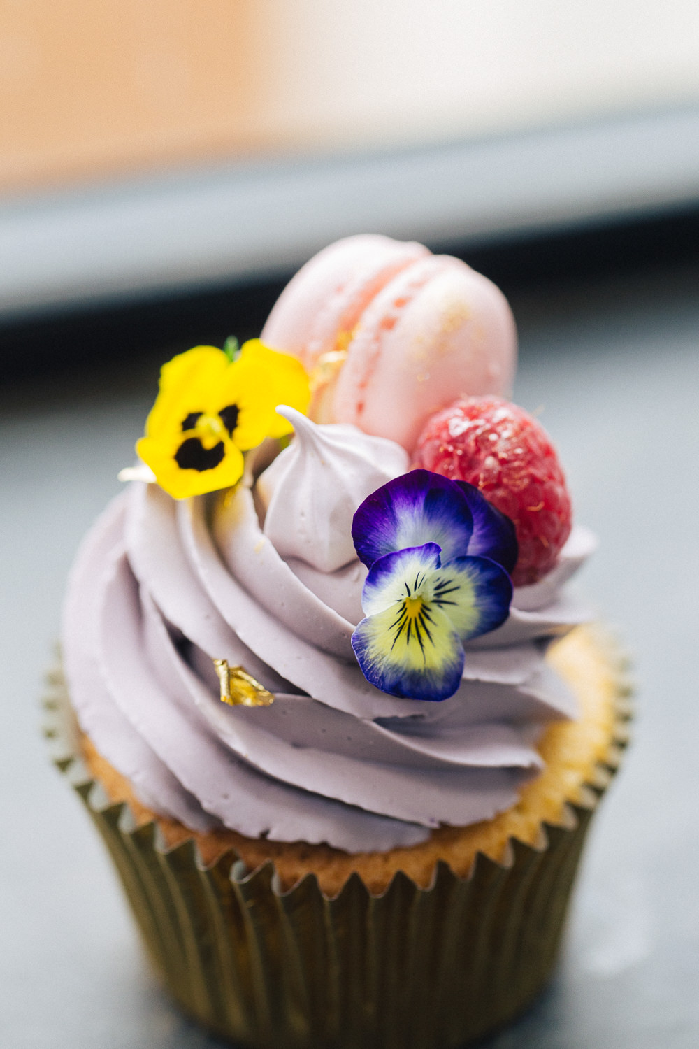 Pastel Cupcakes Macaron Flowers Playful Cool Wedding Ideas Sophie Lake Photography