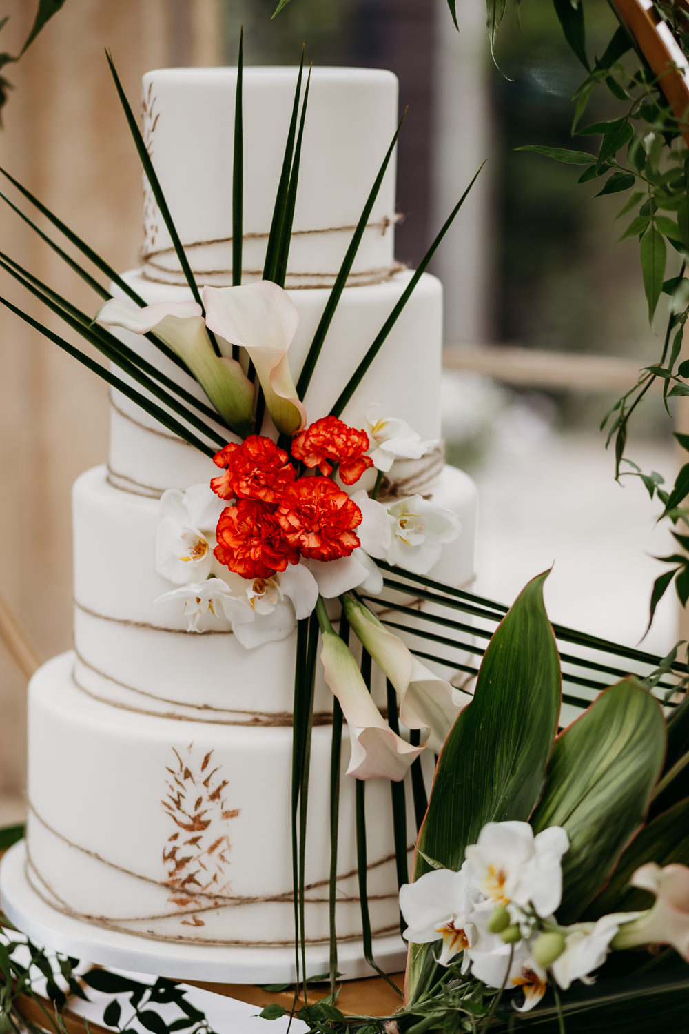 Cake Leaves Twine Pineapples Tropical Wedding Ideas When Charlie Met Hannah