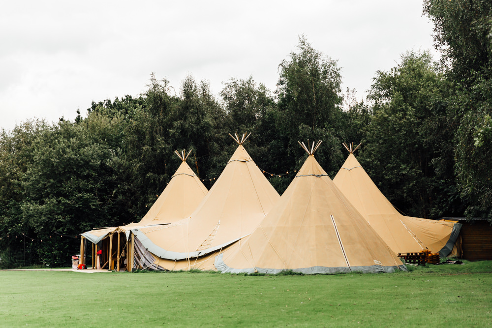 Tipi Autumn Festival Wedding Ideas Indigo and Violet Photography