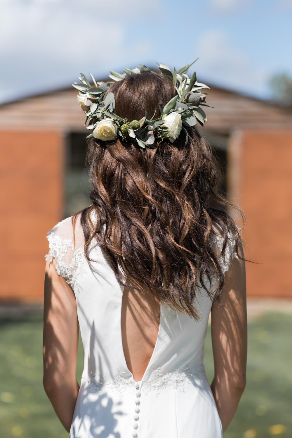 Flower Crown Bride Bridal Hair Loose Waves Minimalist Wedding Ideas Nicola Belson Photography