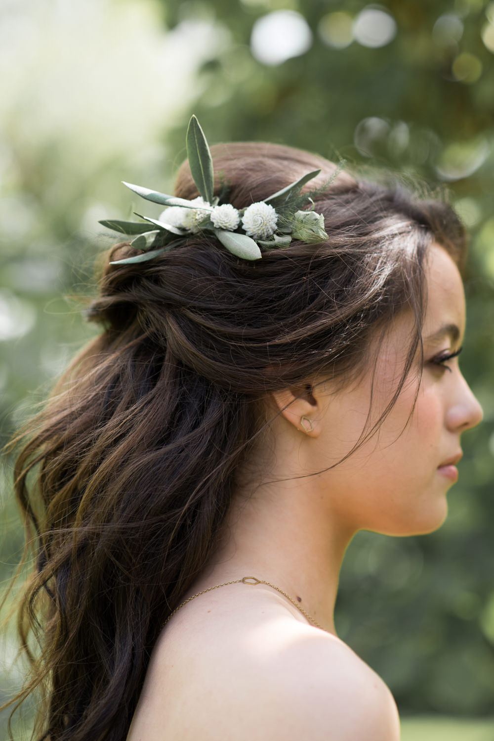 Flowers Bride Bridal Hair Loose Waves Half Up Half Down Minimalist Wedding Ideas Nicola Belson Photography