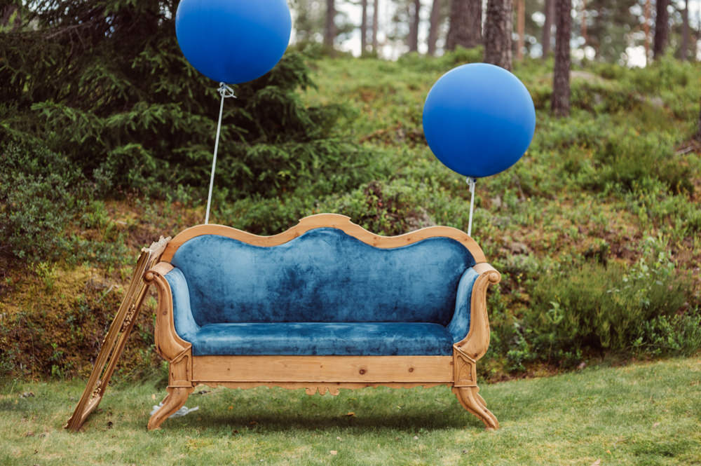 Vintage Sofa Balloons Blue Norway Wedding Maximilian Photography