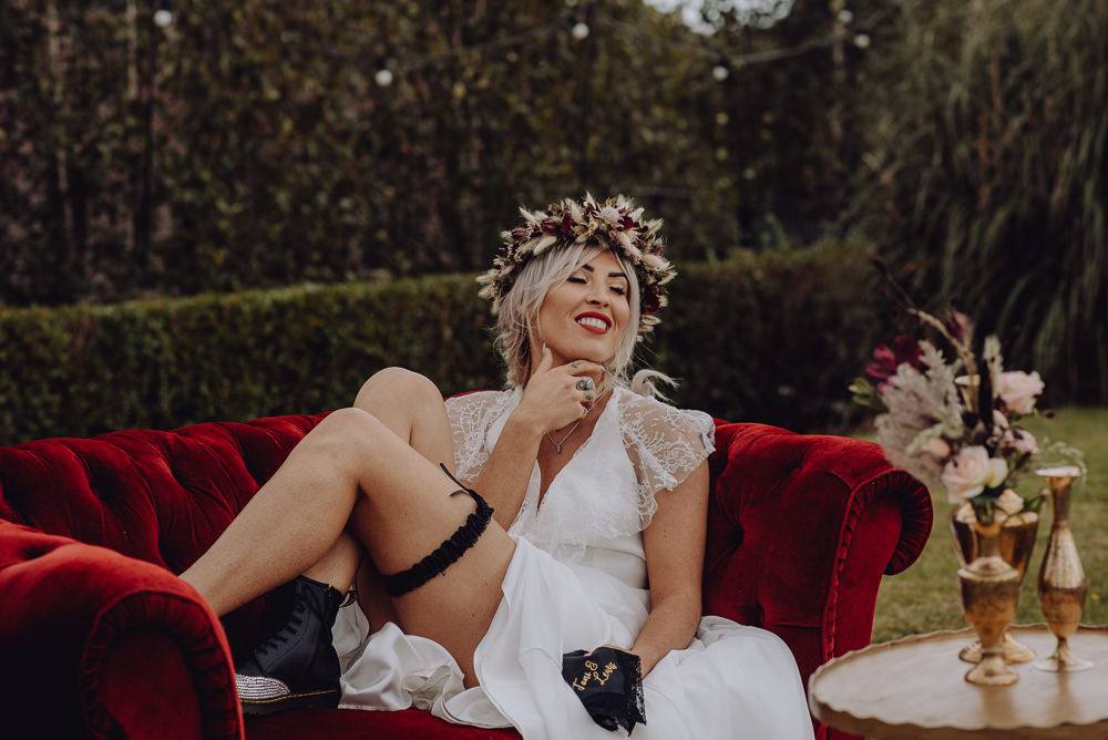 Bride Bridal Garter Unconventional Wedding Ideas Pierra G Photography