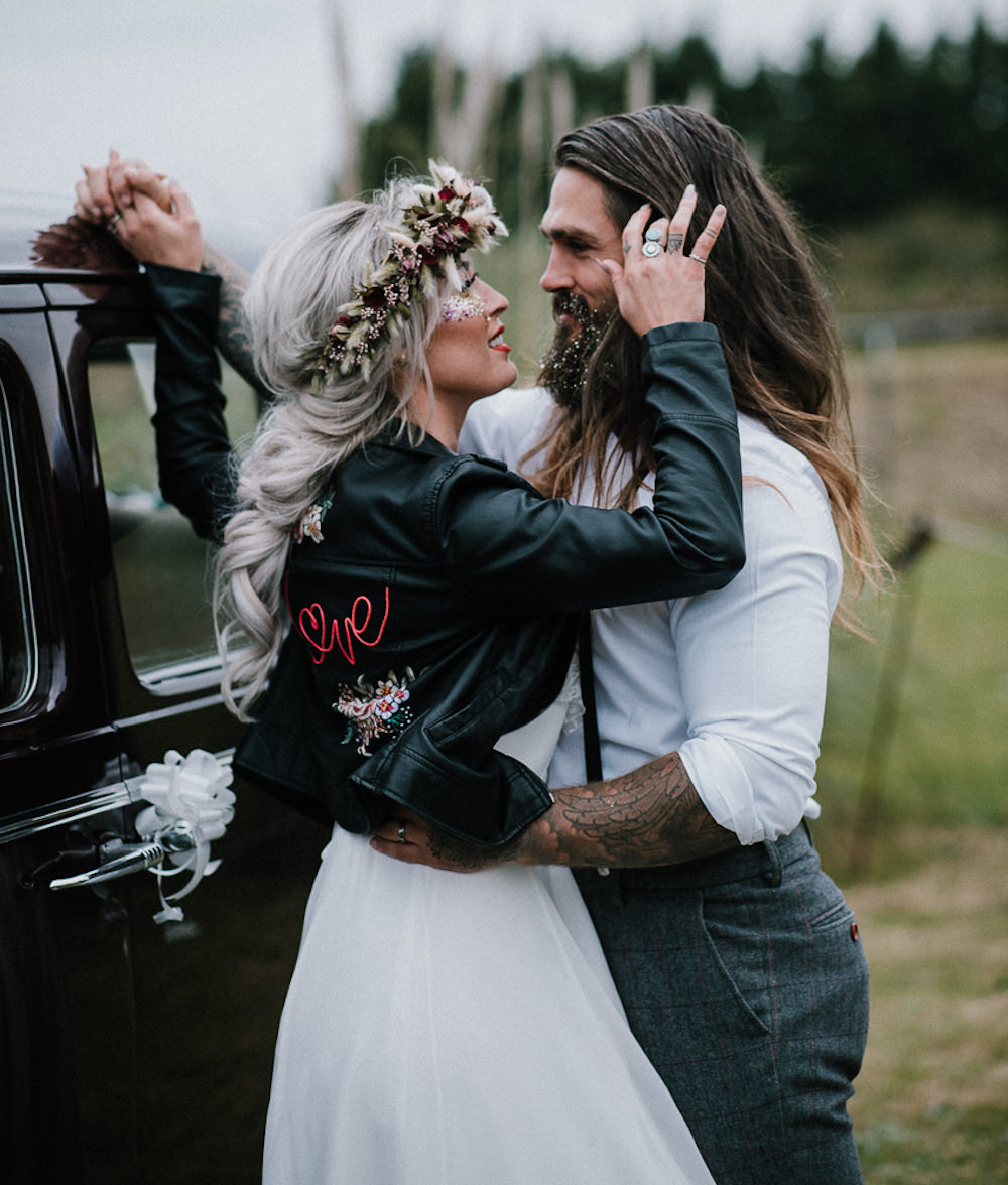 Unconventional Wedding Ideas with a Dark \u0026 Edgy Vibe, image size:1000x1176