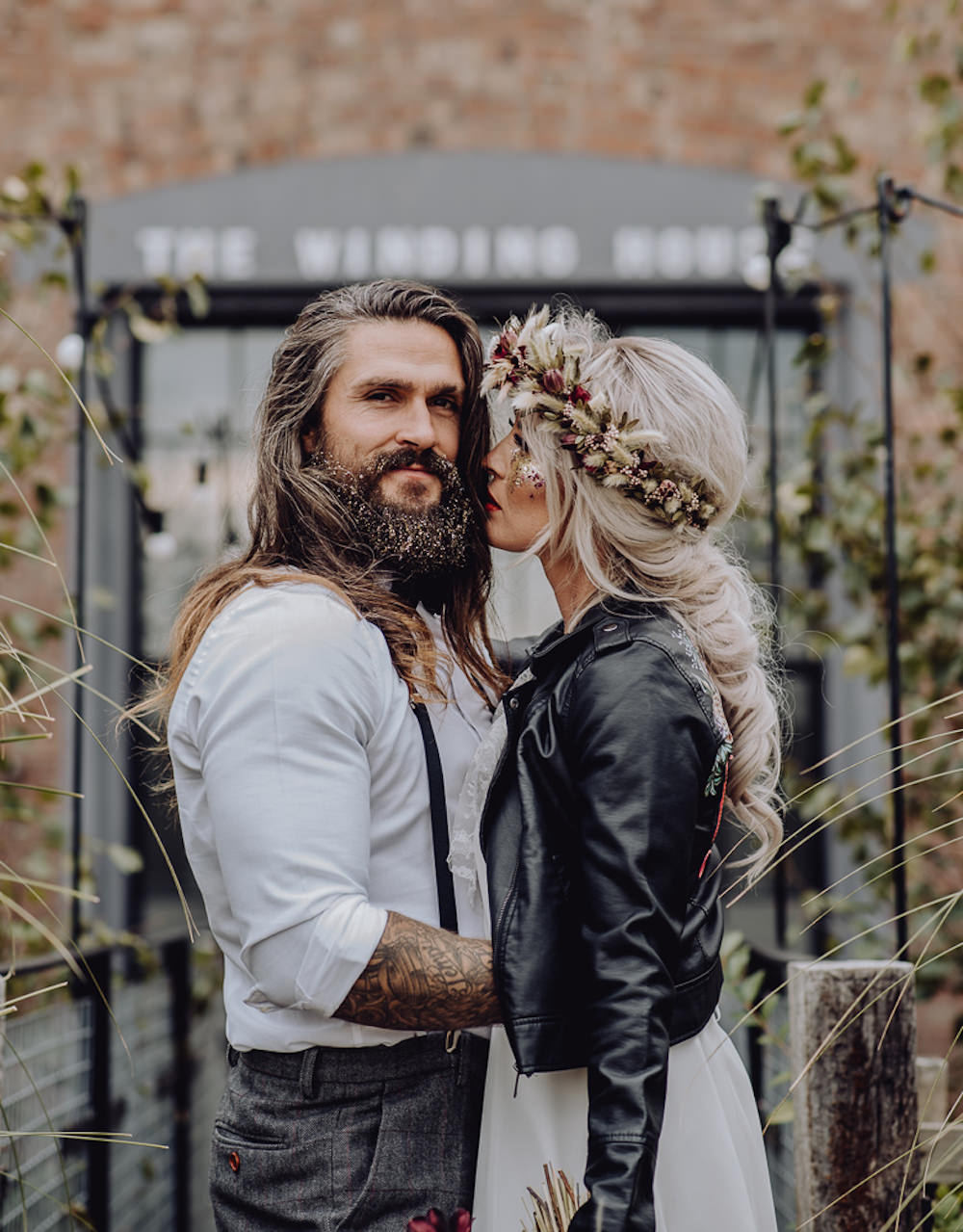 Unconventional Wedding Ideas with a Dark \u0026 Edgy Vibe, image size:1000x1279