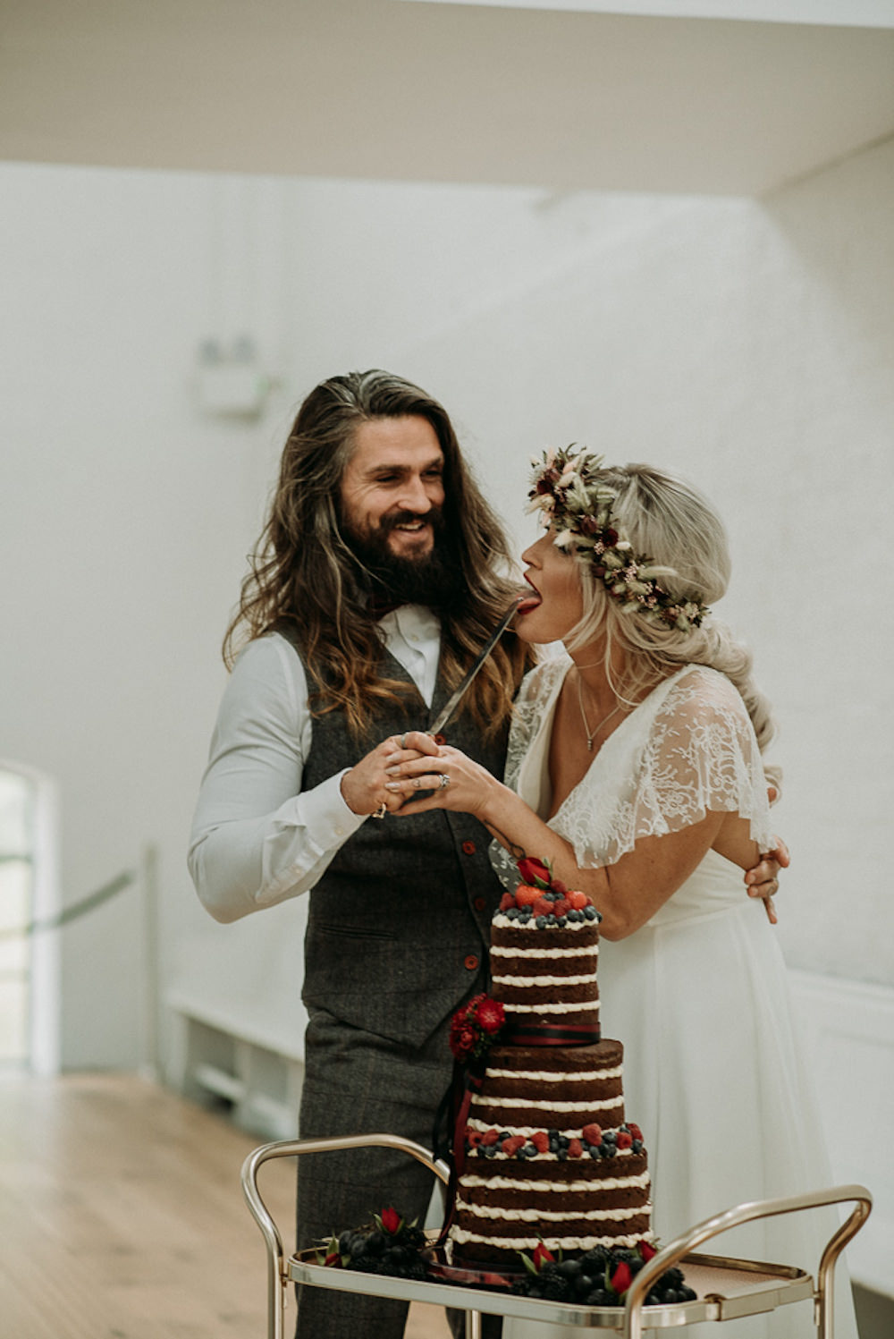 Naked Cake Tall Sponge Layer Berries Flowers Unconventional Wedding Ideas Pierra G Photography