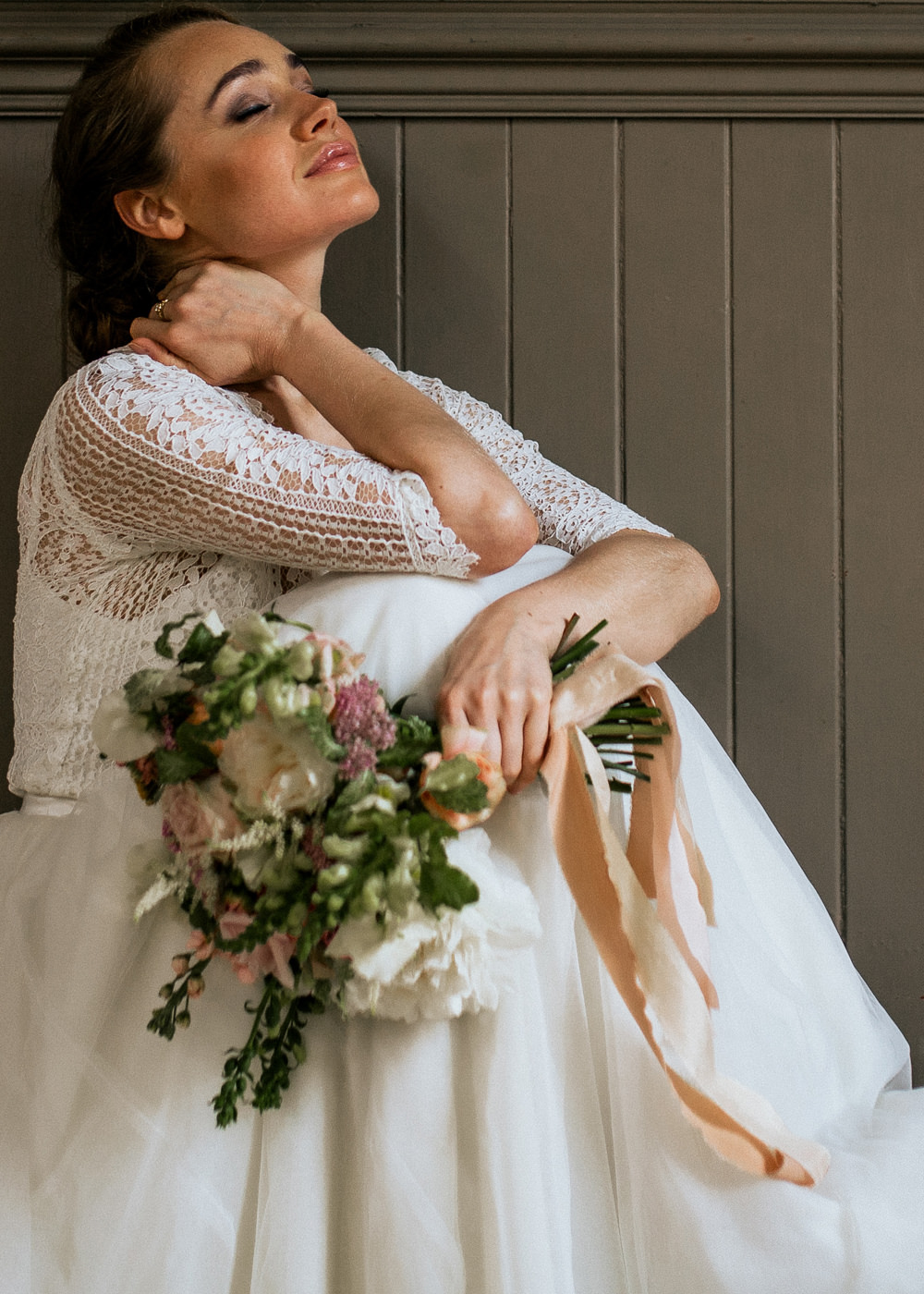 Bouquet Flowers Bride Bridal White Peach Peony Daliah Rose Blush Pink Wedding Ideas Meghan Lorna