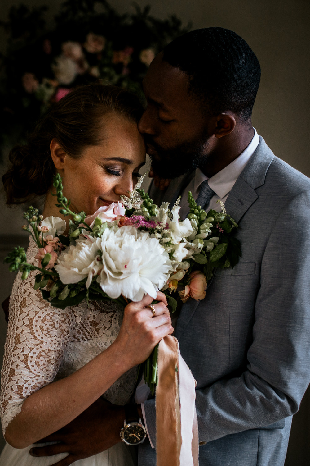 Bouquet Flowers Bride Bridal White Peach Peony Daliah Rose Blush Pink Wedding Ideas Meghan Lorna