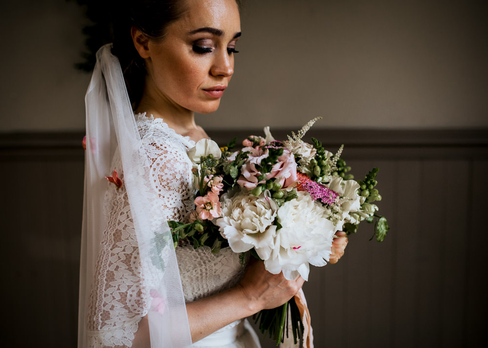 Bouquet Flowers Bride Bridal White Peach Peony Daliah Rose Blush Pink Wedding Ideas Meghan Lorna