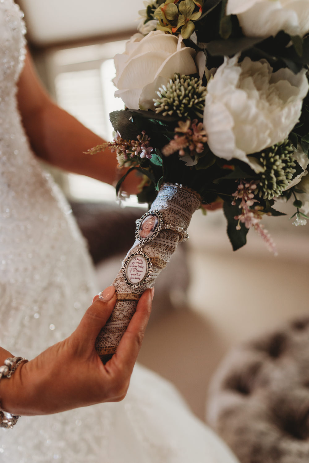 Bouquet Wrap Brooch Crug Glas Country House Wedding Simon Murray Images