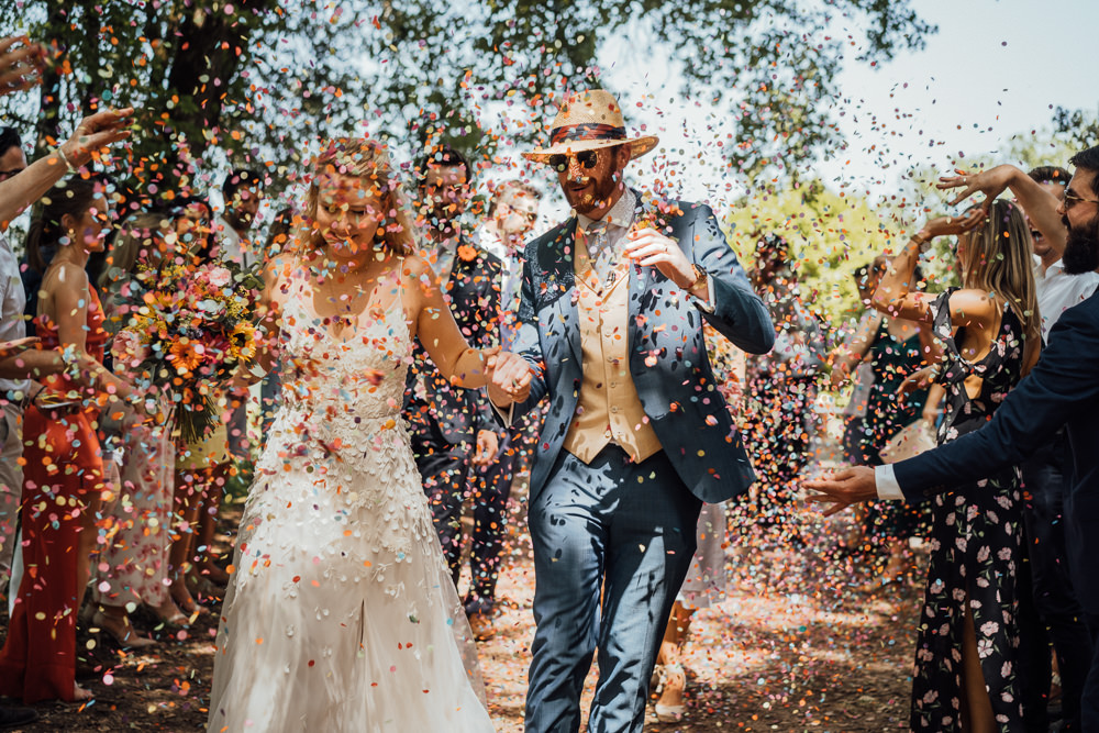 Confetti Throw Chateau de Lacoste Wedding The Shannons Photography
