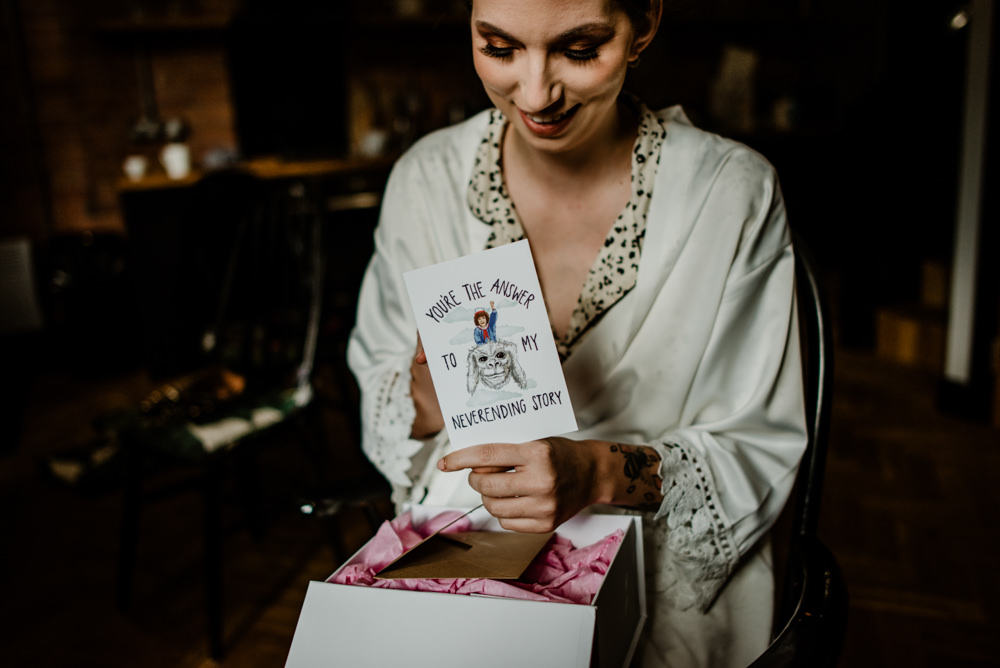 Bride Bridal Gift Box Present Indie Autumn Wedding Kazooieloki Photography