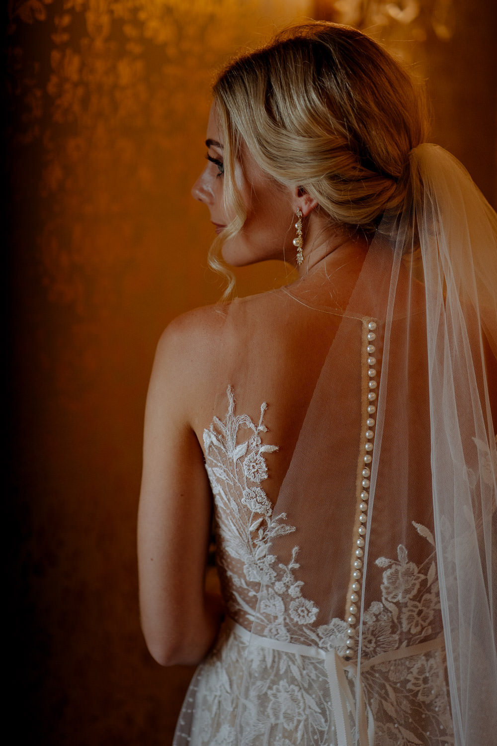 BHLDN Dress Gown Bride Bridal Tulle Lace Train Illusion Back Buttons Industrial Barn Wedding Toast Of Leeds