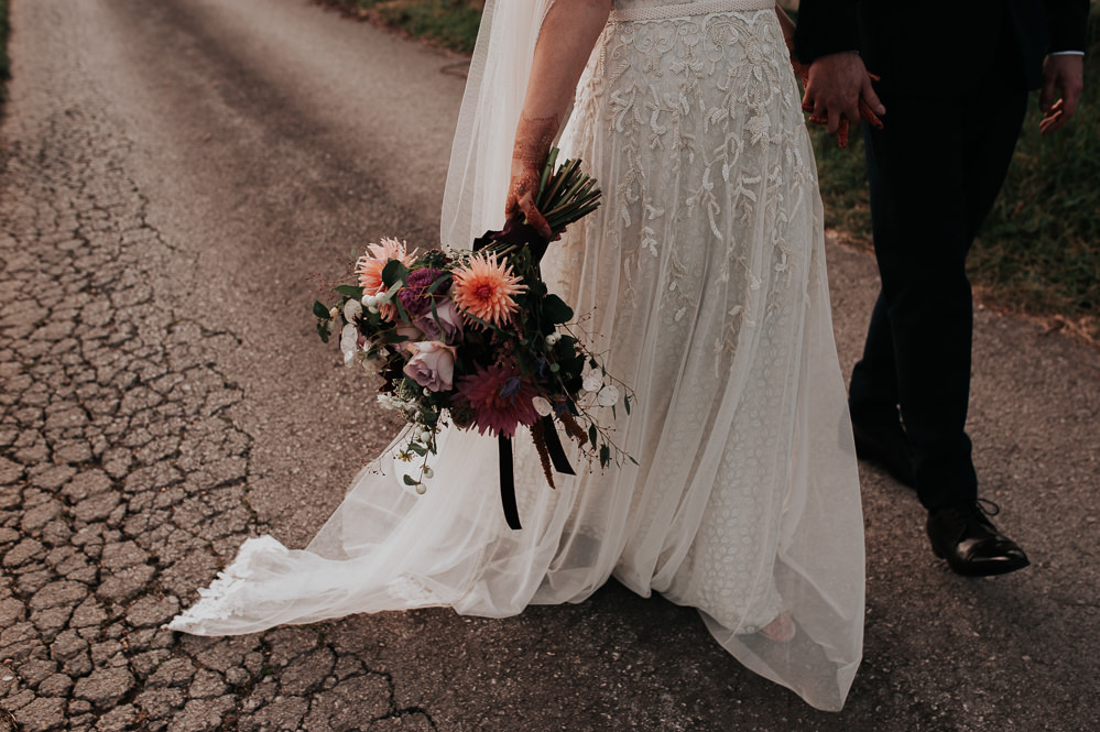 Bouquet Flowers Bride Bridal Coral Dahlia Lilac Rose Cafe Au Lait Greenery Foliage Swancar Farm Country House Wedding Maree Frances Photography