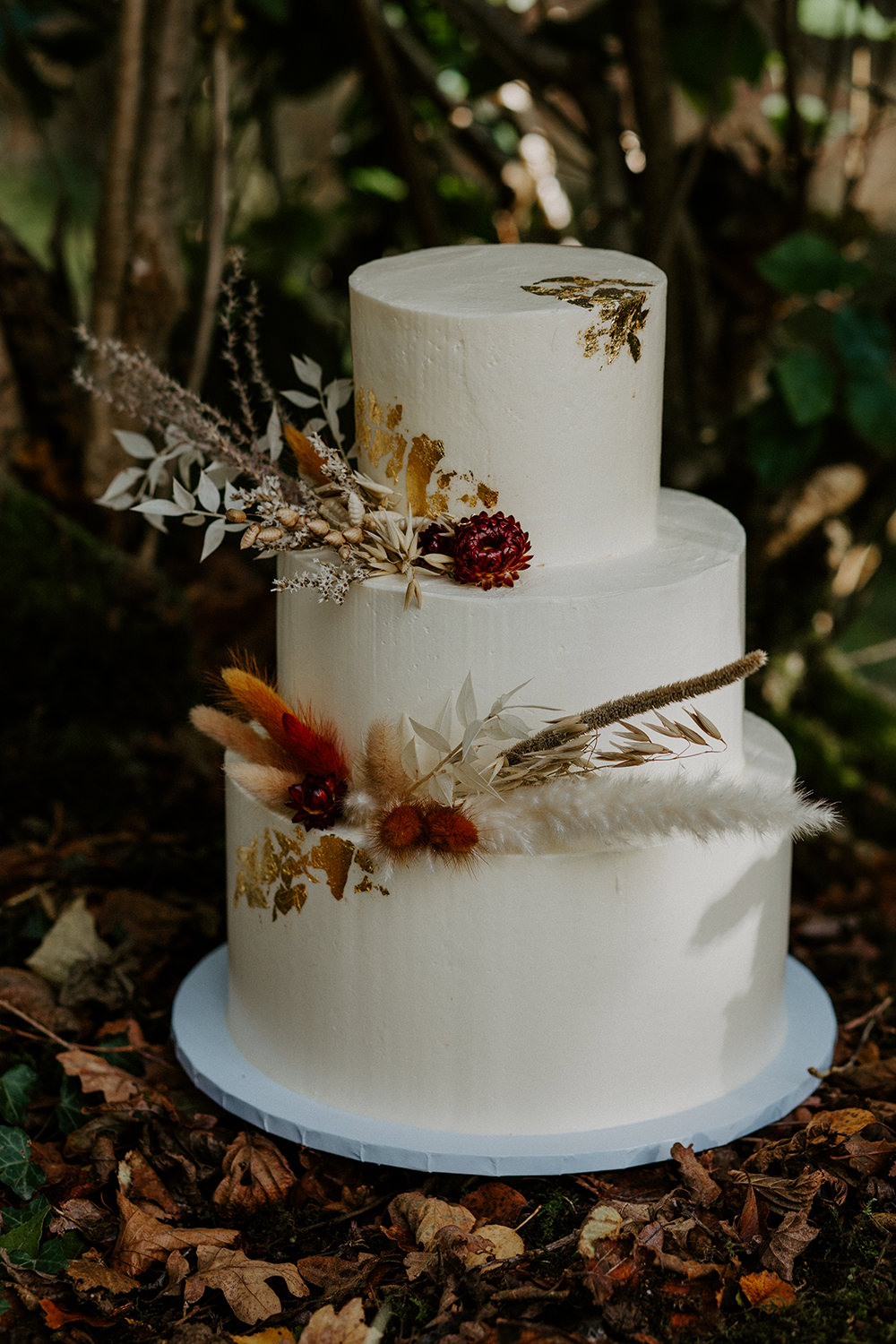 Iced Cakes Flowers Grasses Pampas Grass Gold Leaf Boho Wedding Ideas The Enlight Project