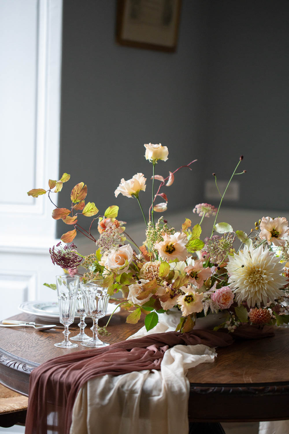Tabke Flowers Centrepiece Peach Cream Coral Dahlia Château Elopement France Maru Photography