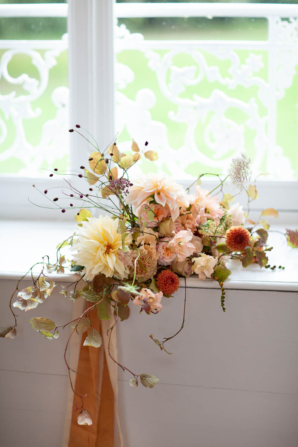 Bouquet Flowers Bride Bridal Ribbon Peach Cream Coral Dahlia Château Elopement France Maru Photography