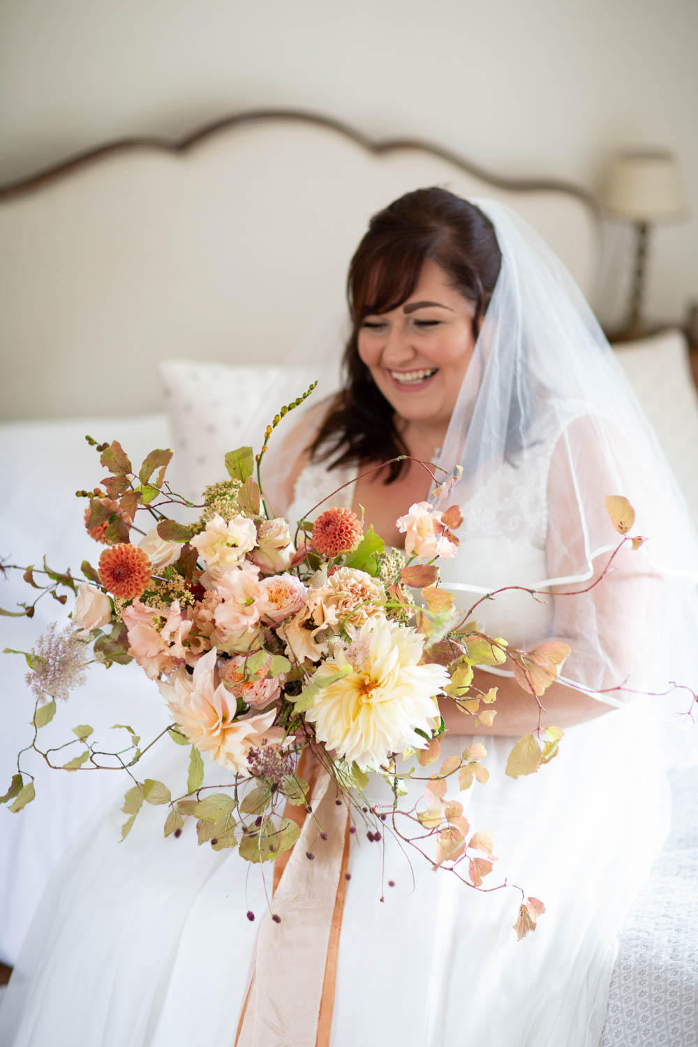 Bouquet Flowers Bride Bridal Ribbon Peach Cream Coral Dahlia Château Elopement France Maru Photography