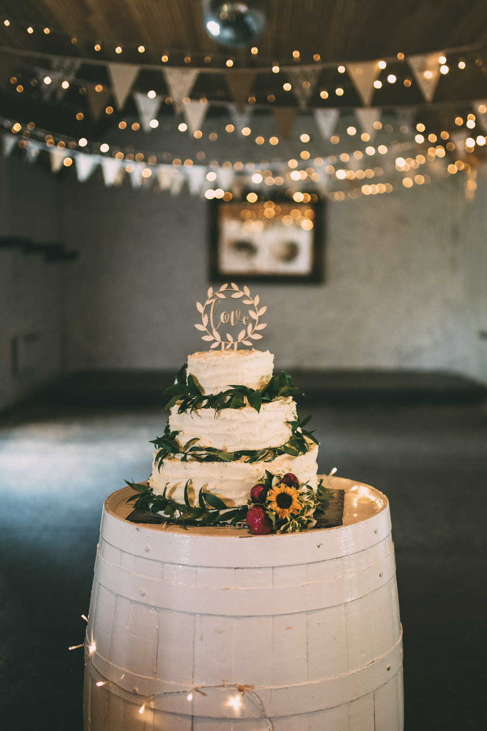Buttercream Cake Greenery Foliage Topper Barrel Dalduff Farm Wedding Northern Aye Photography