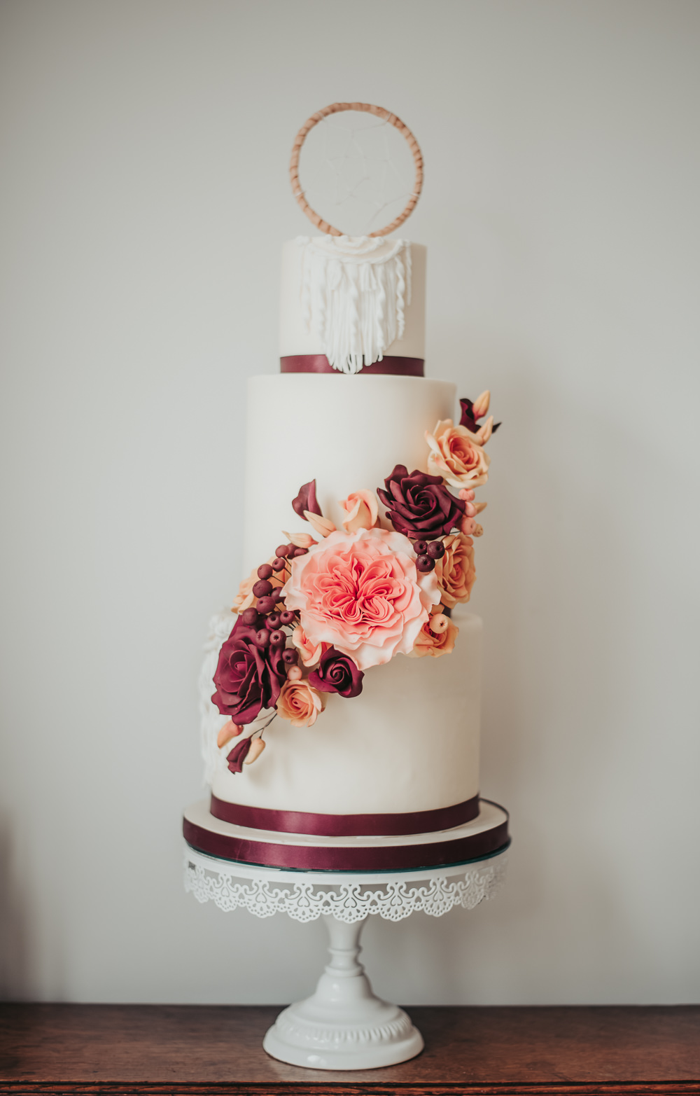 Iced Cake Sugar Flowers Dream Catcher Macrame Burgundy Orange Eco Friendly Wedding Inspiration Sarah Jayne Photography
