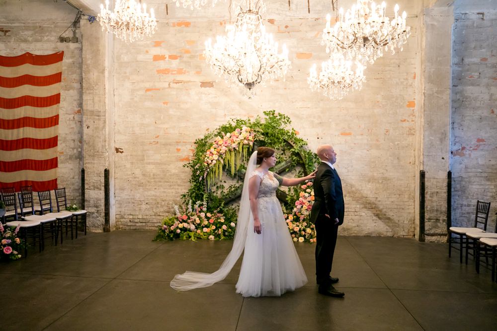 First Look Floral Minneapolis Wedding Jeannine Marie Photography