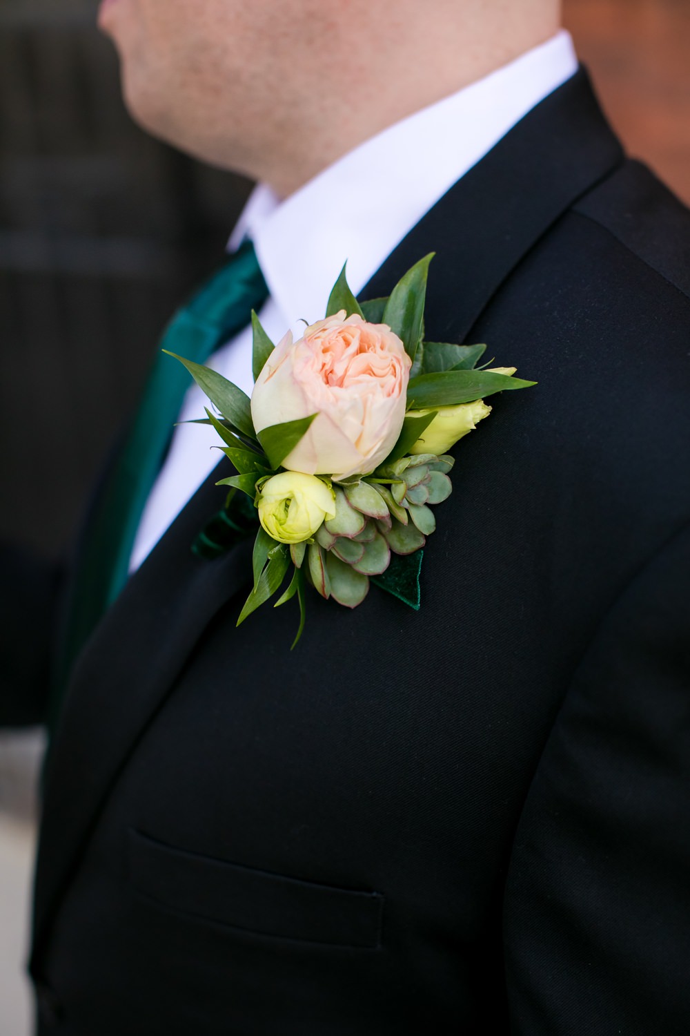 Groom Groomsmen Buttonhole Flowers Floral Minneapolis Wedding Jeannine Marie Photography