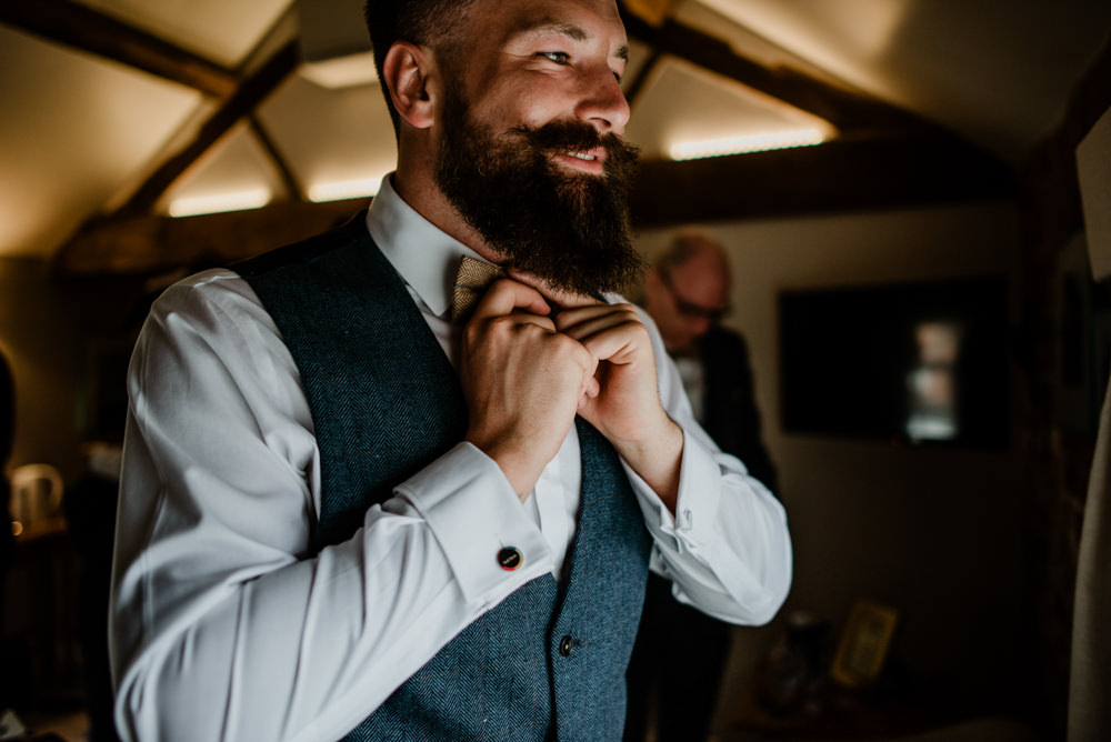 Groom Groomsmen Suit Tweed Bow Tie Flat Caps Fun Barn Wedding Kazooieloki Photography