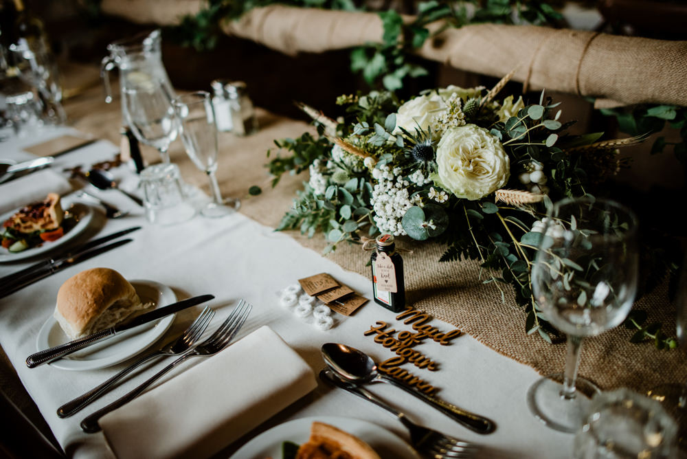Table Decor Hessian Burlap Flowers Fun Barn Wedding Kazooieloki Photography