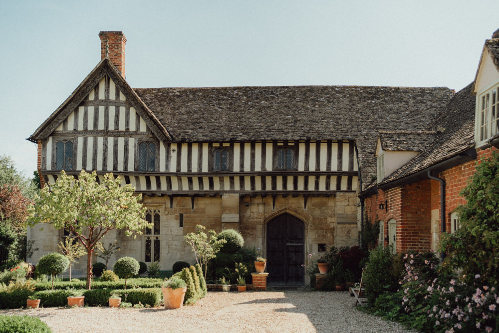 Priors Court Barn Wedding Emily & Steve Photography
