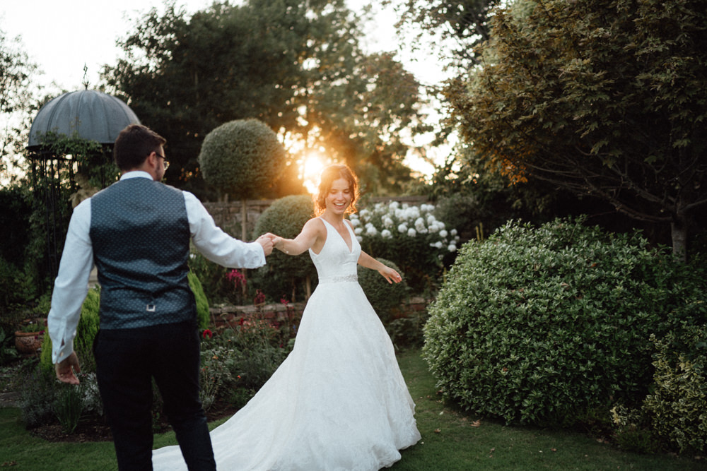 Priors Court Barn Wedding Emily & Steve Photography
