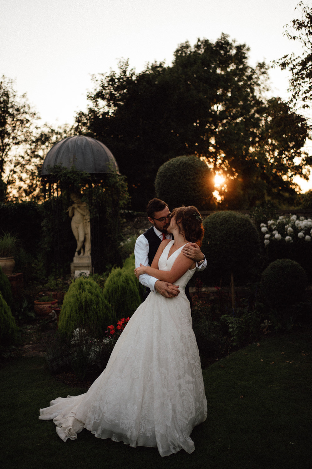 Priors Court Barn Wedding Emily & Steve Photography