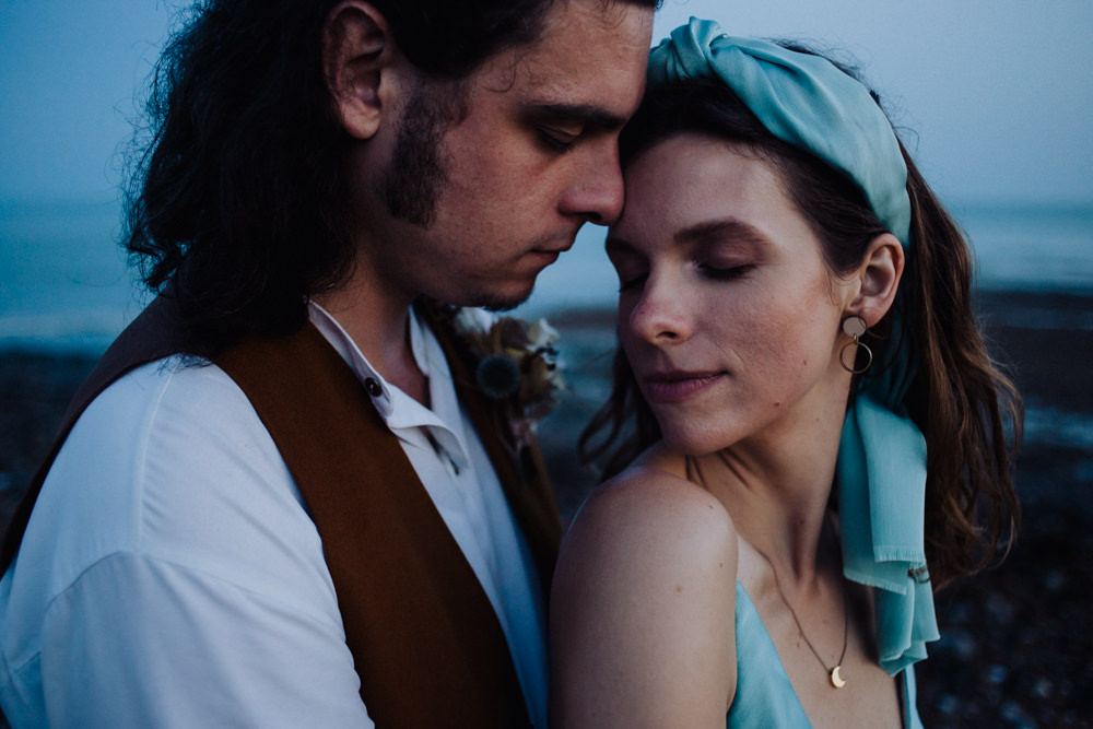 Bride Bridal Headband Blue Make Up Coastal Elopement Manon Pauffin Photography