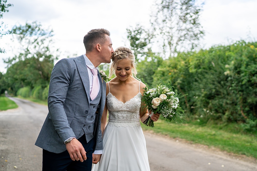 Stylish Rustic Wedding Mia Photography