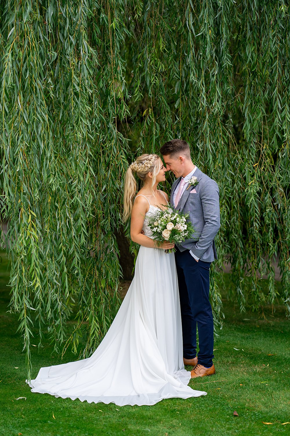 Stylish Rustic Wedding Mia Photography