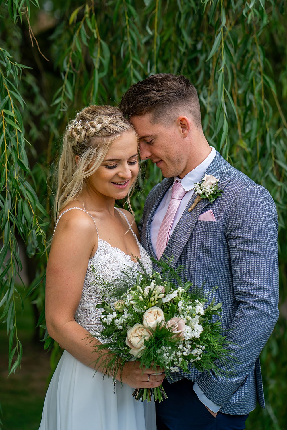 Stylish Rustic Wedding Mia Photography