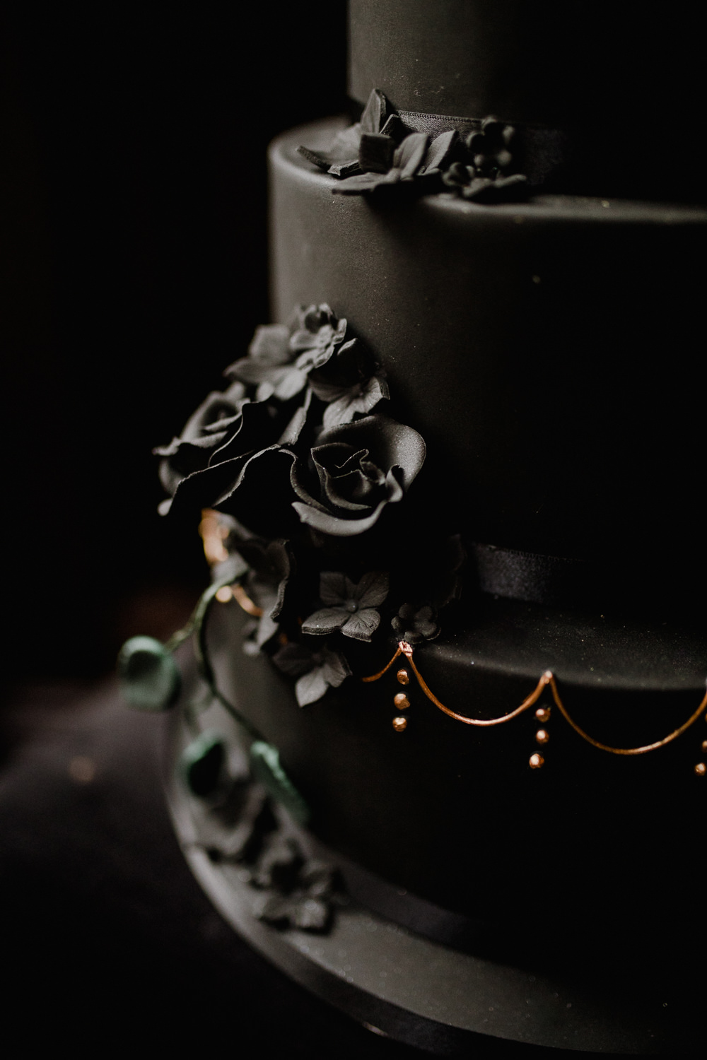 Floral Cake Copper Details Black Wedding Ideas Taylar-Jayde Photography