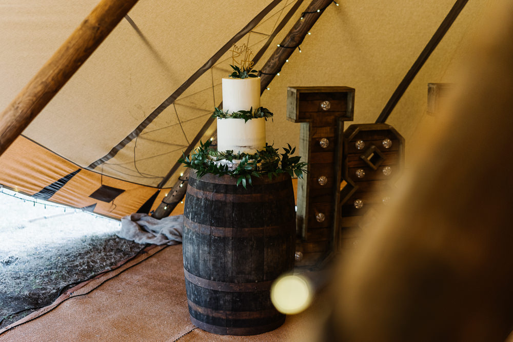 Buttercream Cake Greenery Foliage Barrel Topper Lodge Farm Wedding David Boynton Wedding Photography