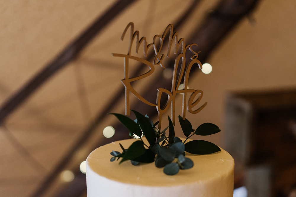 Buttercream Cake Greenery Foliage Barrel Topper Lodge Farm Wedding David Boynton Wedding Photography