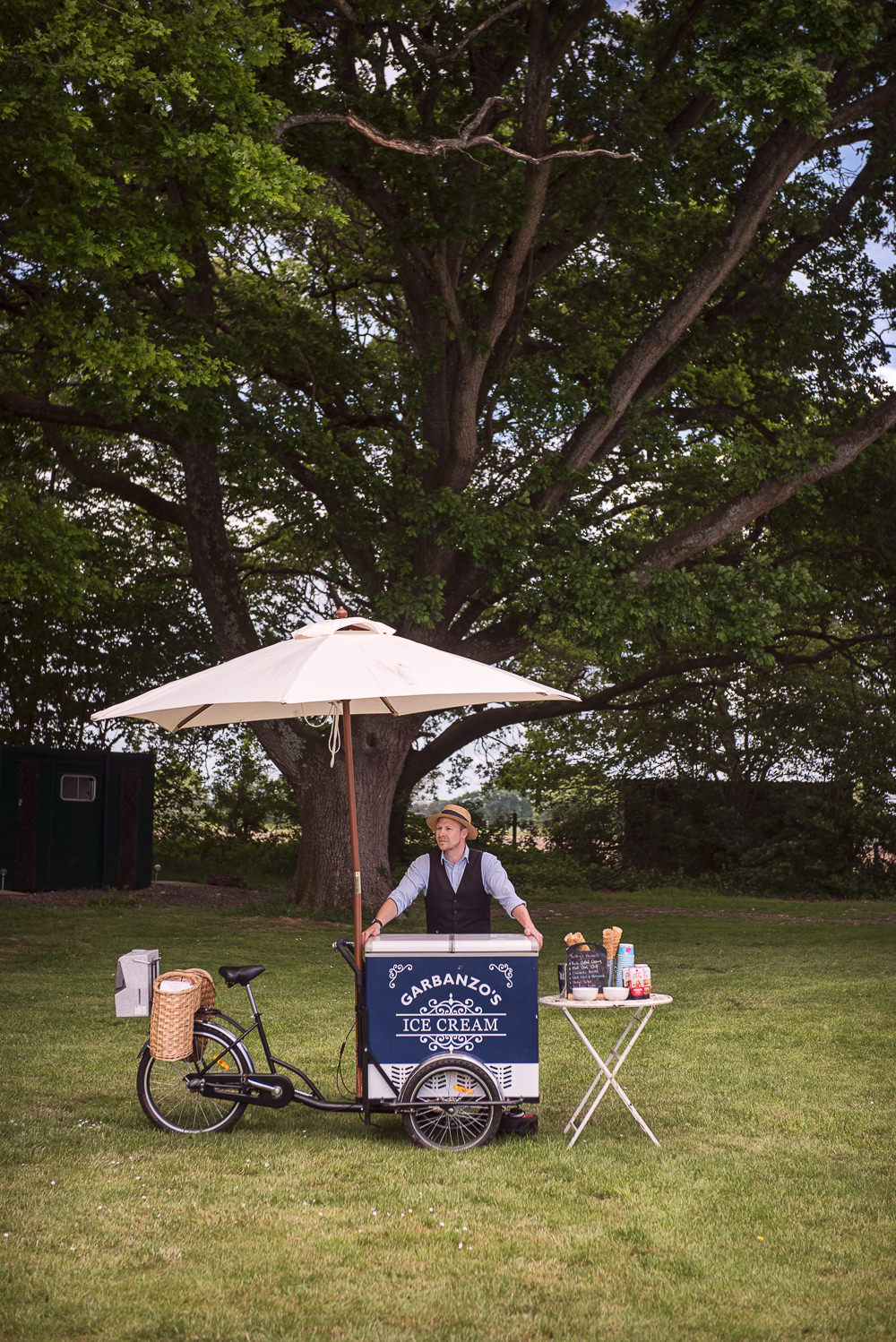Ice Cream Cart Sopley Lake Wedding One Thousand Words