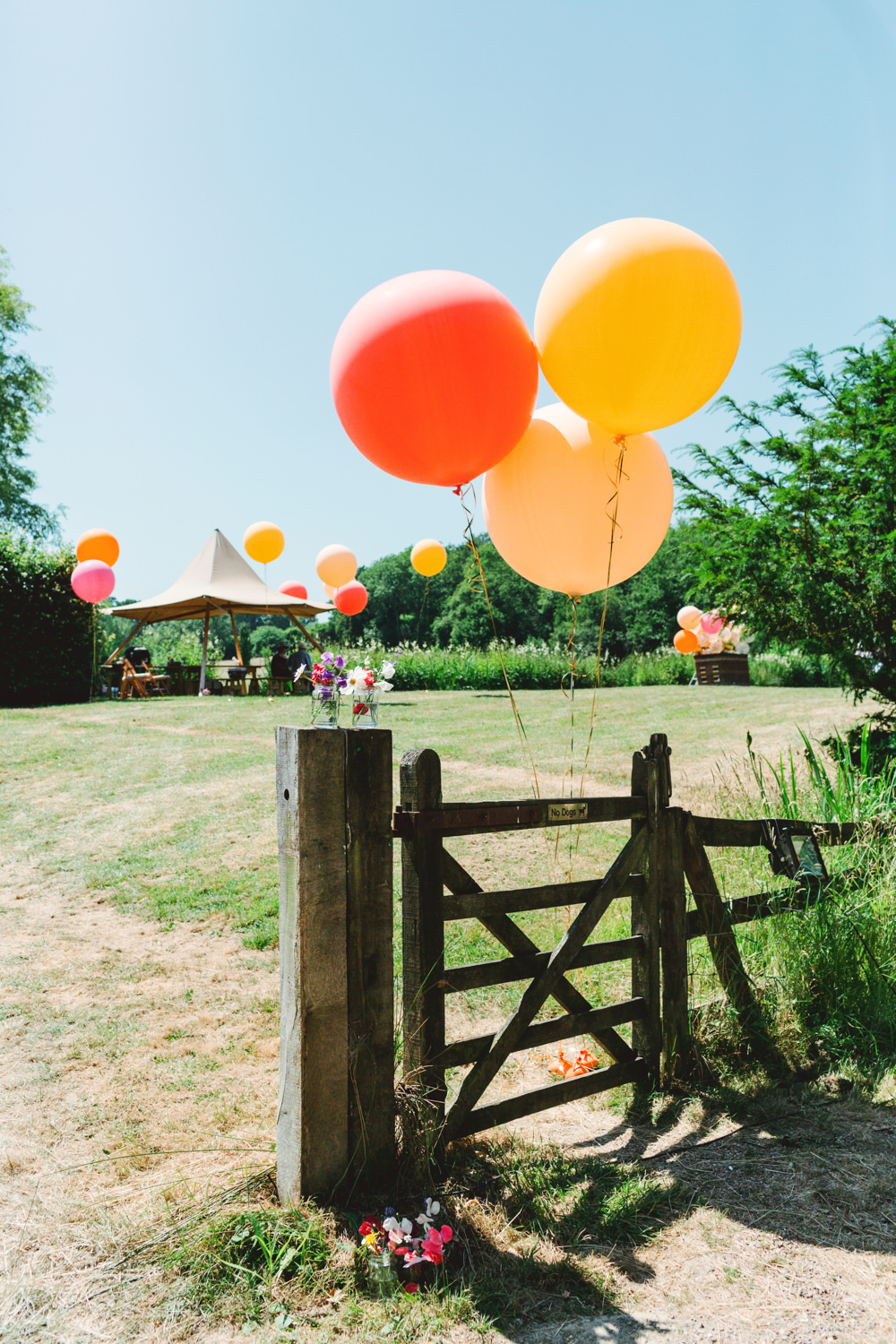 Giant Helium Balloons Yew Tree Lakes Wedding Charlotte Hu Photography