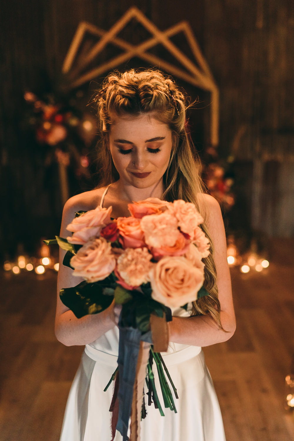 Bouquet Flowers Bride Bridal Rose Peach Apricot Balloon Wedding Ideas Leesha Williams Photography