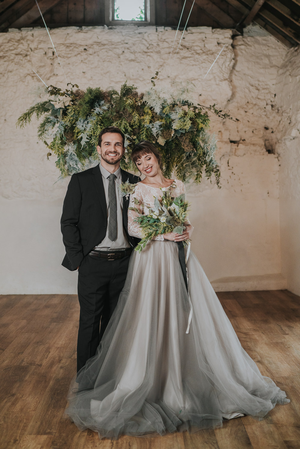 groom in a light grey suit | spring wedding groom style | spring wedding  style | classy spring wedding style | groom attire | spring wedding ideas |  groom in a, image size:1000x1499
