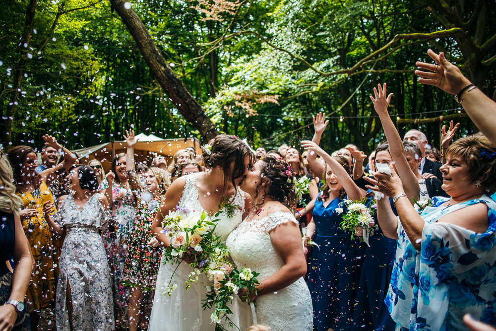 Confetti Throw Lila’s Wood Wedding Two-D Photography