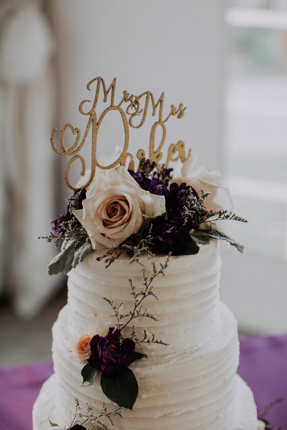 Buttercream Cake Flowers Laser Cut Topper Cedar Creek Ranch Wedding Dani Nicole Photography