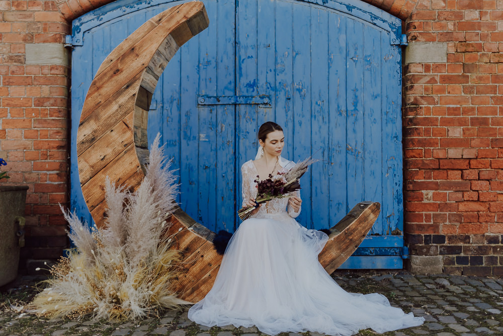 Crescent Moon Celestial Backdrop Navy Gold Wedding Ideas Gina Fernandes Photography